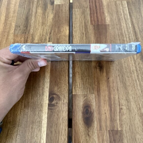 Jackass Presents Bad Grandpa (Blu-ray+DVD+Digital Copy) - Picture 5 of 7